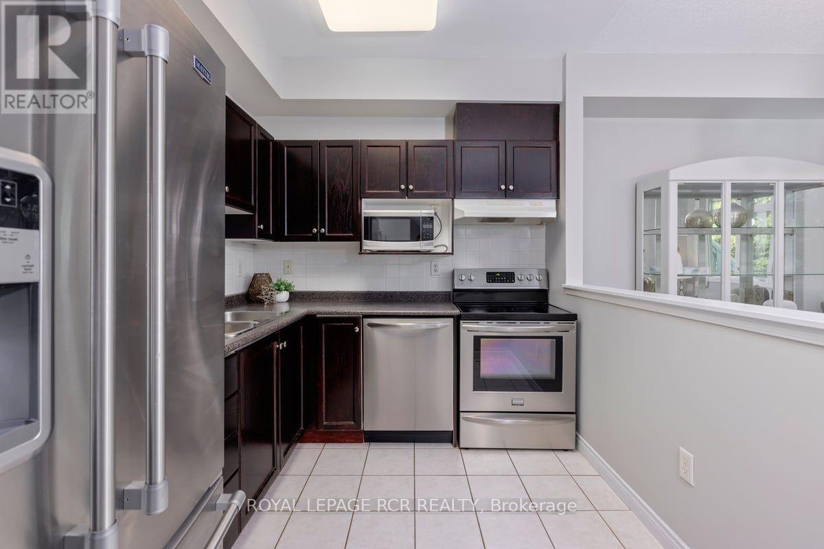 1065 On Bogart Circle, Newmarket, Ontario  L3Y 8T4 - Photo 7 - N13591946