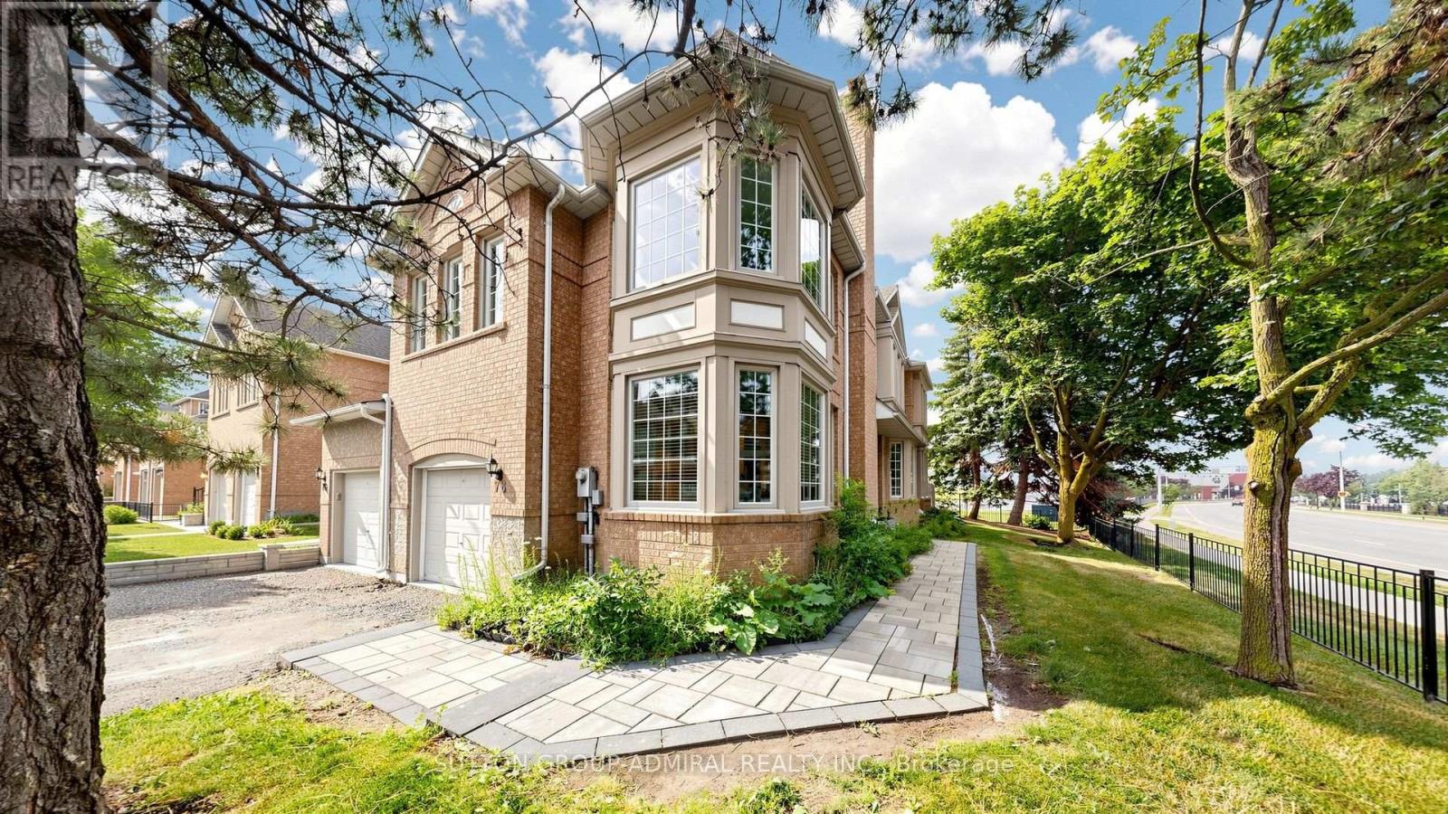 78 Alameda Circle, Vaughan, Ontario  L4J 8A6 - Photo 2 - N13591966