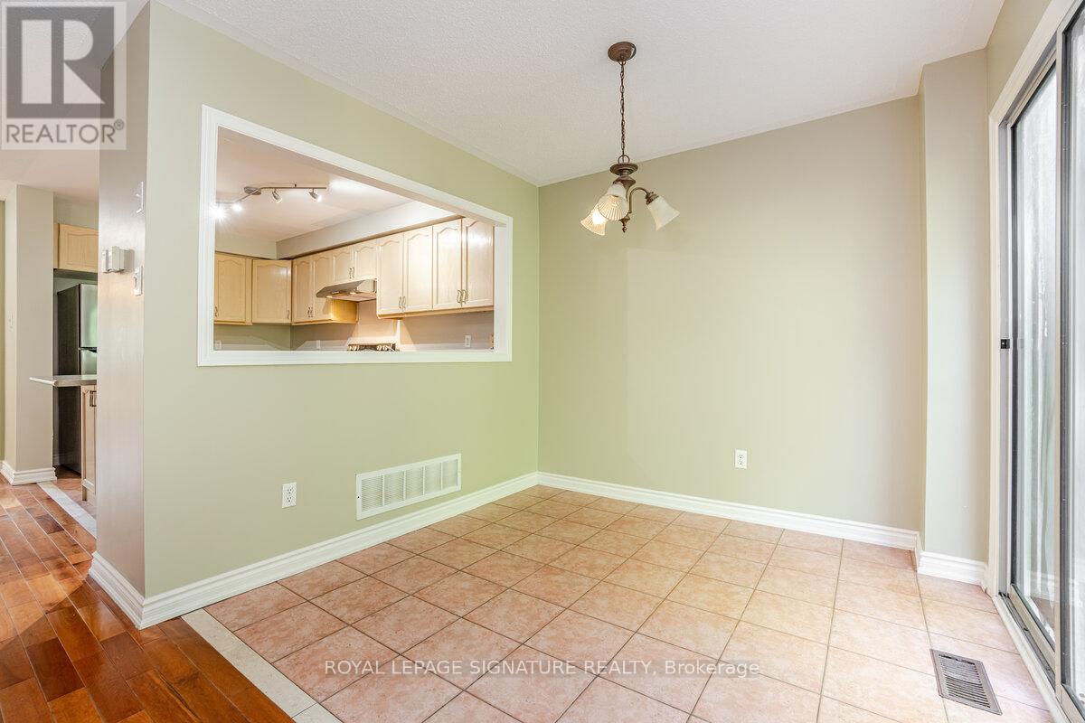 5135 Falconcrest Drive, Burlington, Ontario  L7L 6K4 - Photo 11 - W13591980