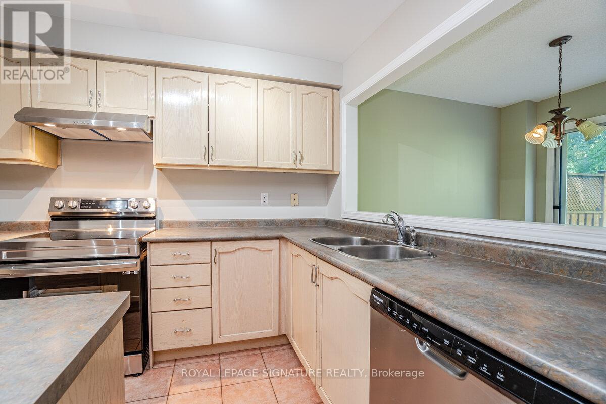 5135 Falconcrest Drive, Burlington, Ontario  L7L 6K4 - Photo 13 - W13591980