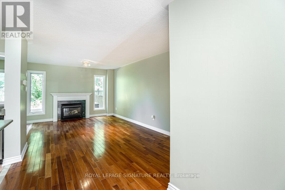 5135 Falconcrest Drive, Burlington, Ontario  L7L 6K4 - Photo 6 - W13591980