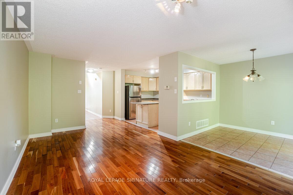 5135 Falconcrest Drive, Burlington, Ontario  L7L 6K4 - Photo 9 - W13591980