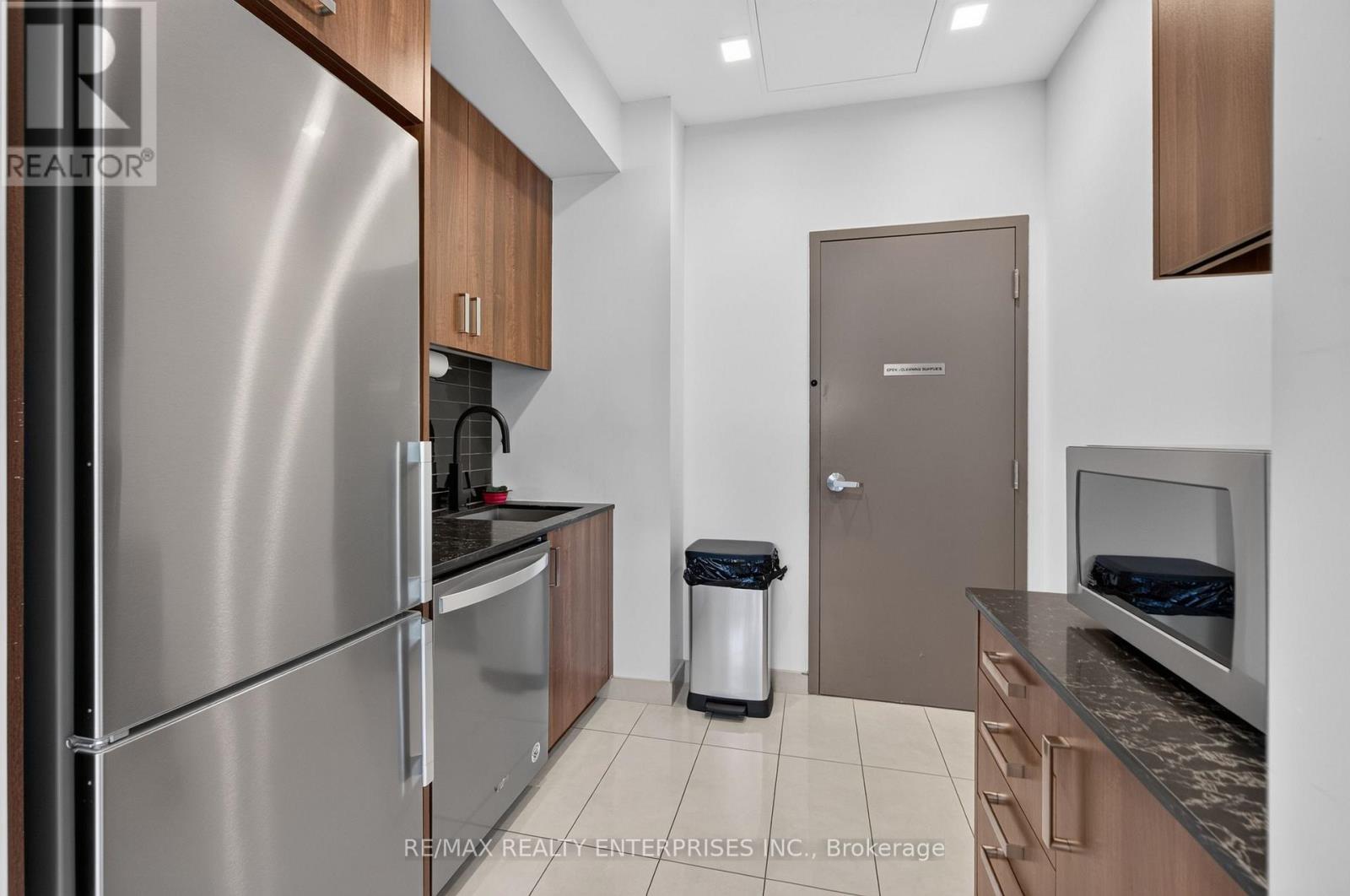 340 - 1575 LAKESHORE ROAD W - Photo 35