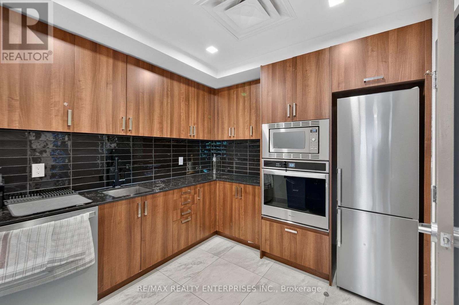 340 - 1575 LAKESHORE ROAD W - Photo 42
