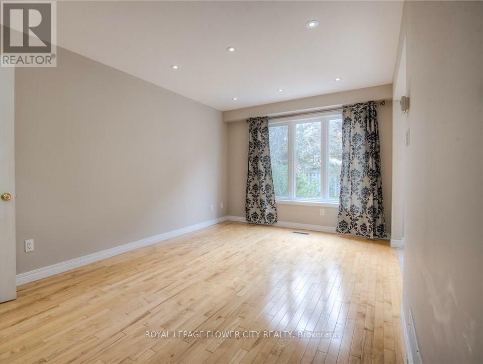308 Pineland Place, Waterloo, Ontario  N2T 2S7 - Photo 3 - X13591984