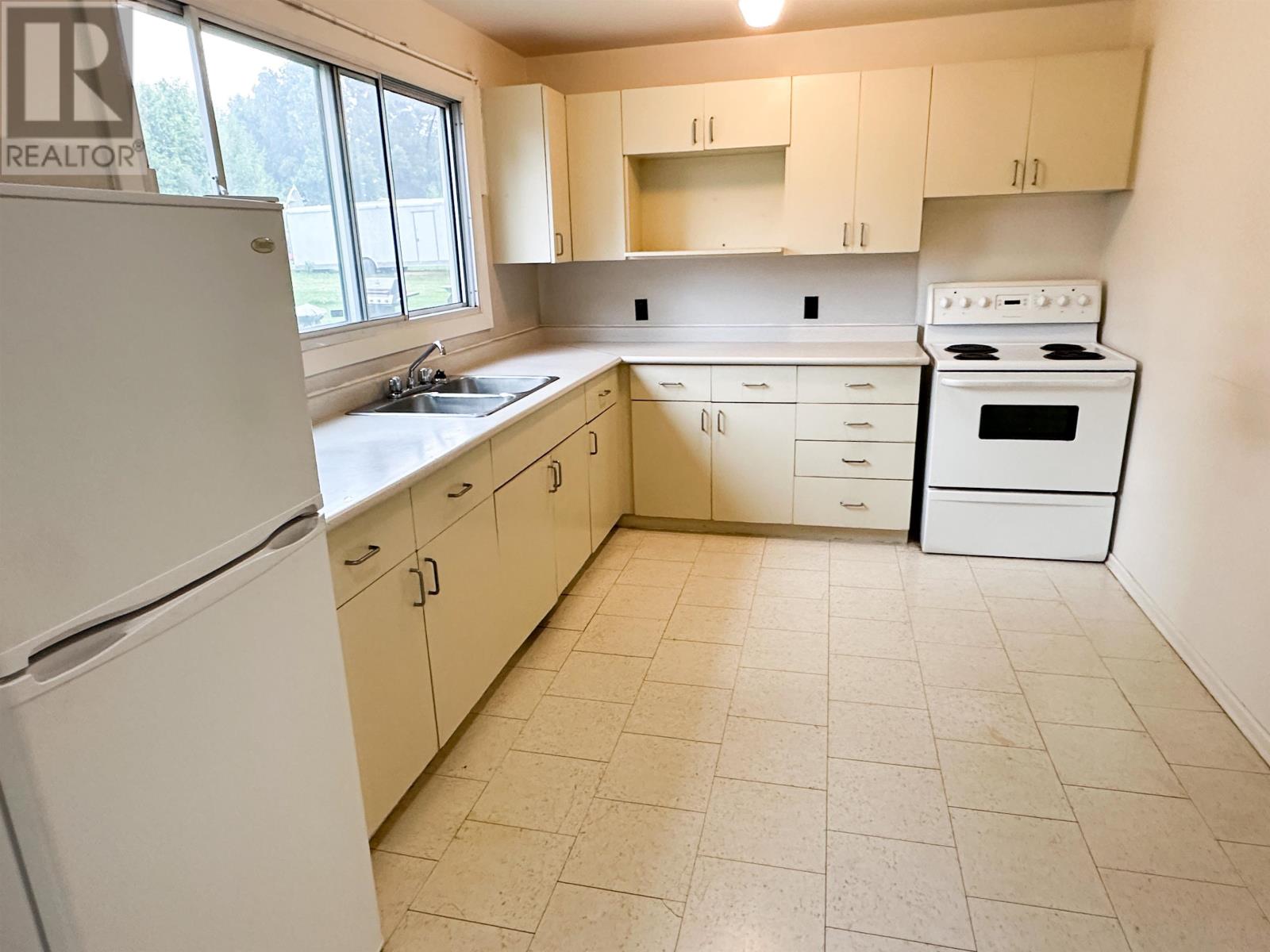 47/49 Pine St, Ear Falls, Ontario P0V 1T0 - Photo 3 - TB2602040