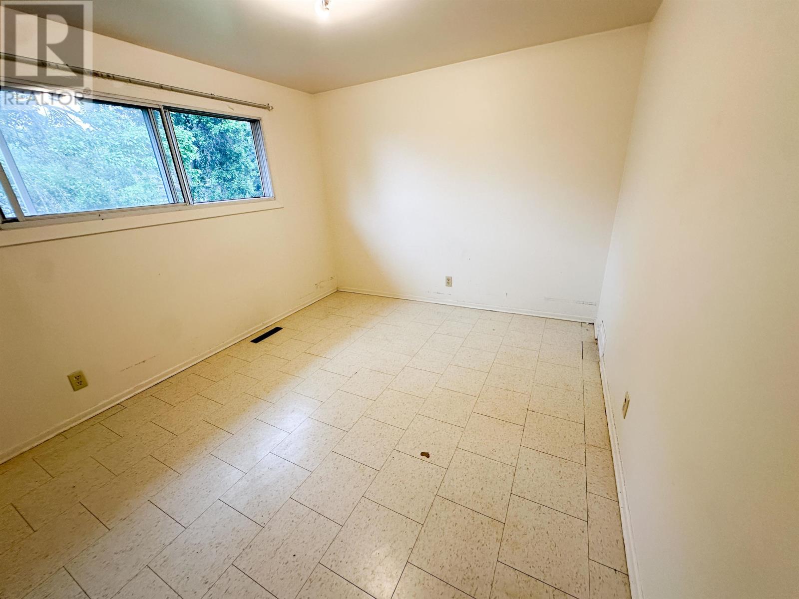 47/49 Pine St, Ear Falls, Ontario P0V 1T0 - Photo 8 - TB2602040