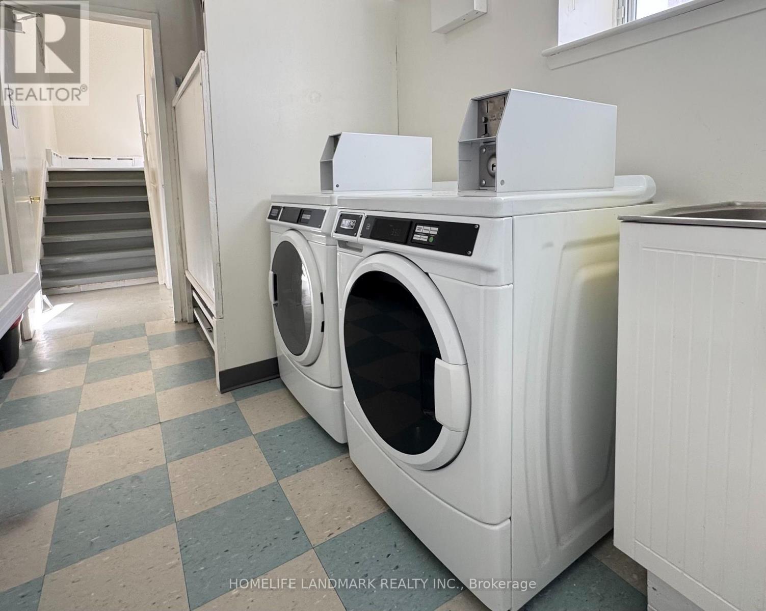 Unit 2 - 240 Wilmington Avenue, Toronto, Ontario  M3H 5K3 - Photo 16 - C13591670