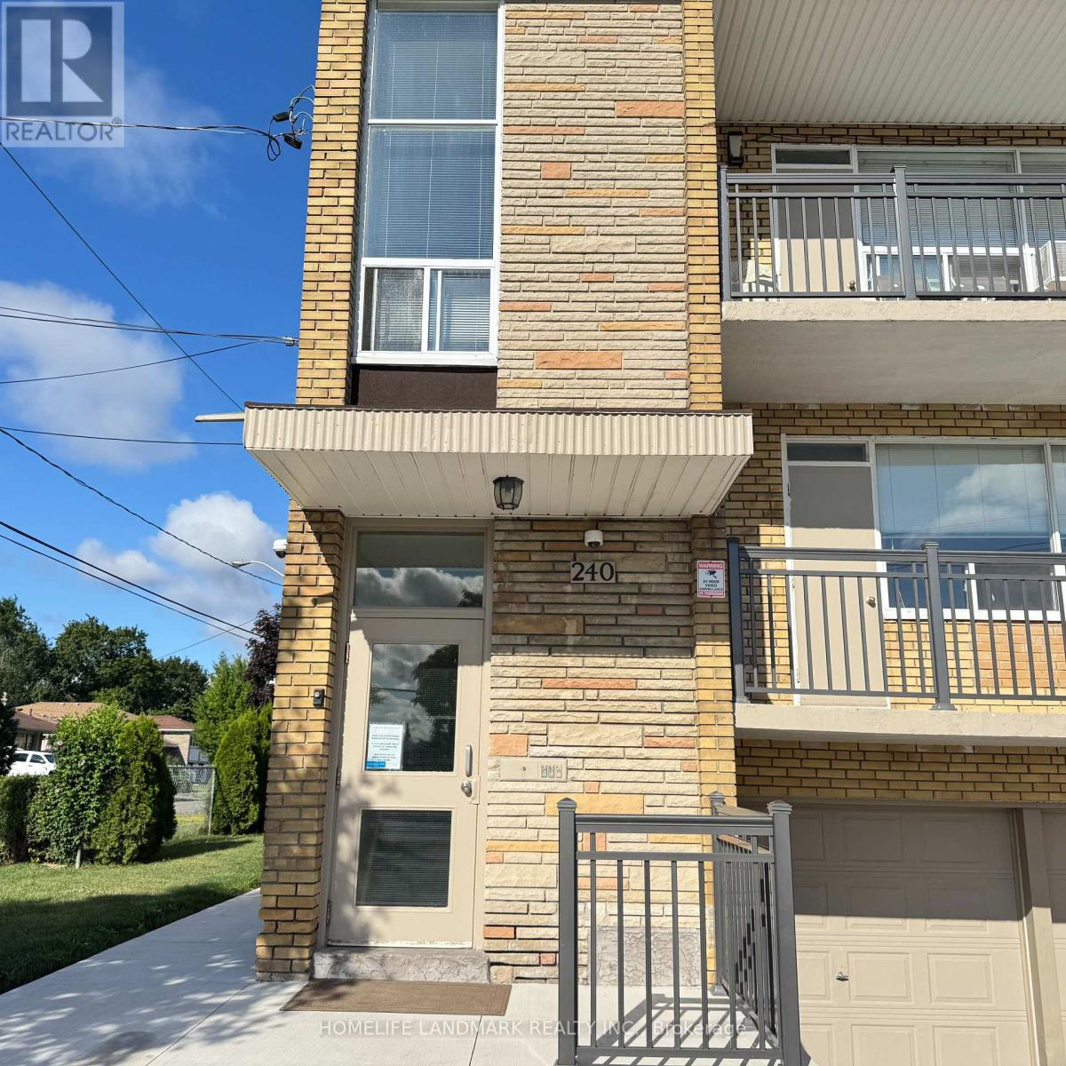 Unit 2 - 240 Wilmington Avenue, Toronto, Ontario  M3H 5K3 - Photo 2 - C13591670