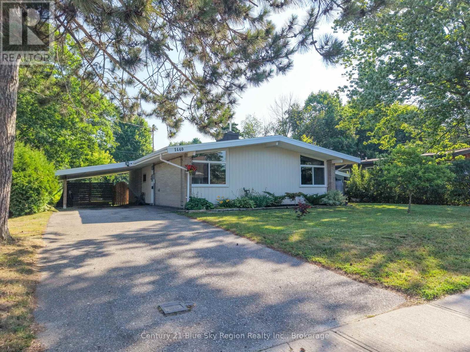 1440 JANE STREET, North Bay, Ontario