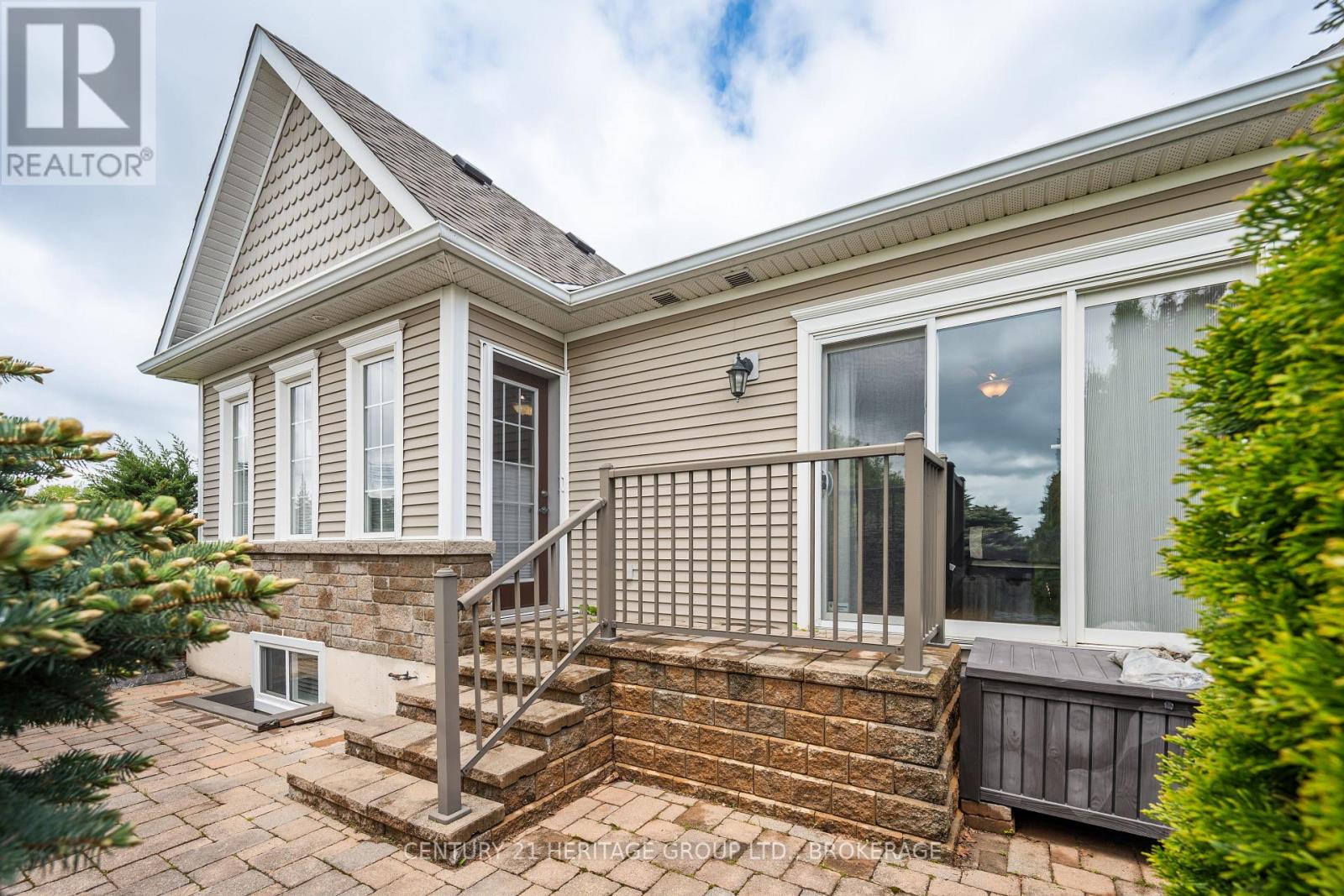 100 Britannia Crescent, Loyalist (Bath), Ontario  K0H 1G0 - Photo 6 - X13592226