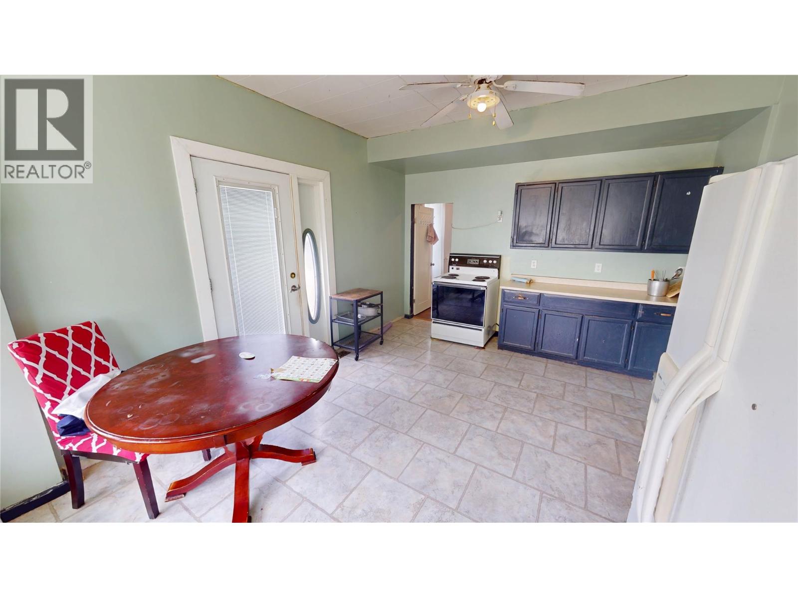 305 4th Avenue S, Cranbrook, British Columbia  V1C 2E6 - Photo 11 - 10395433