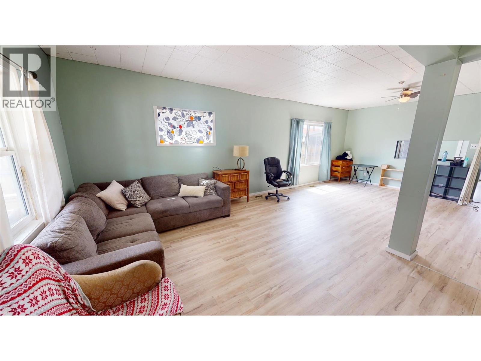 305 4th Avenue S, Cranbrook, British Columbia  V1C 2E6 - Photo 3 - 10395433