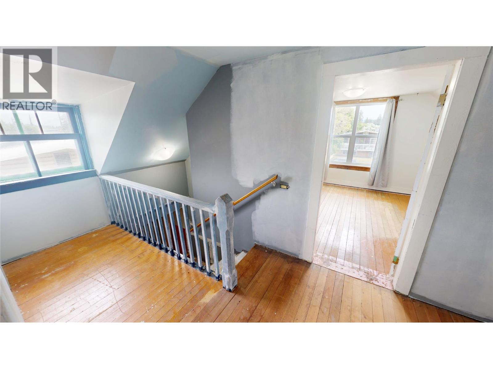 305 4th Avenue S, Cranbrook, British Columbia  V1C 2E6 - Photo 14 - 10395433