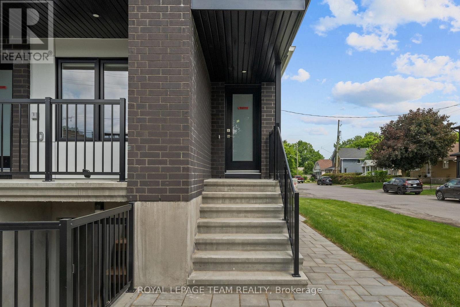 Upper - 998 Hollington Street, Ottawa, Ontario  K1Z 7Z9 - Photo 3 - X13592254