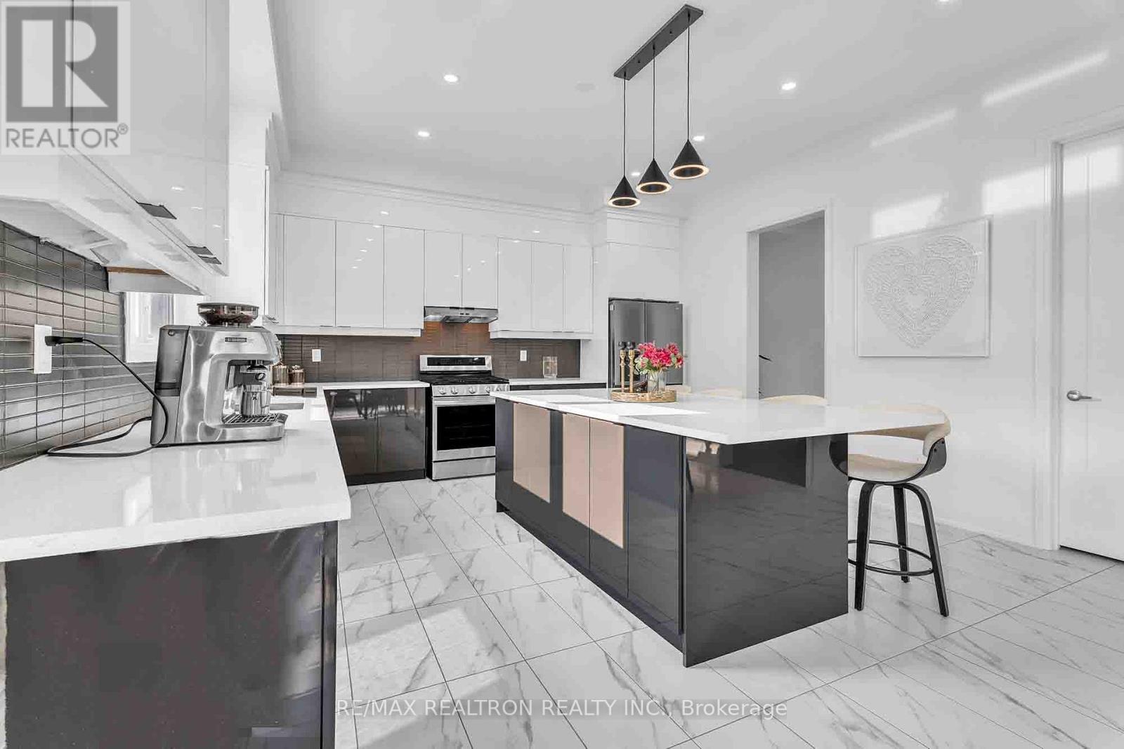 32 Bellflower Crescent, Adjala-Tosorontio, Ontario  L0G 1W0 - Photo 13 - N13592064