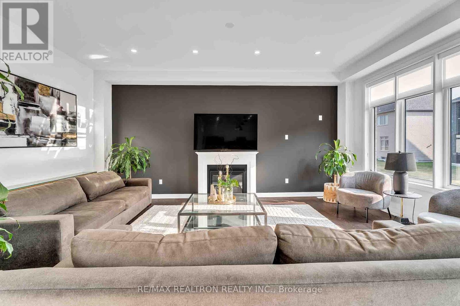 32 Bellflower Crescent, Adjala-Tosorontio, Ontario  L0G 1W0 - Photo 18 - N13592064