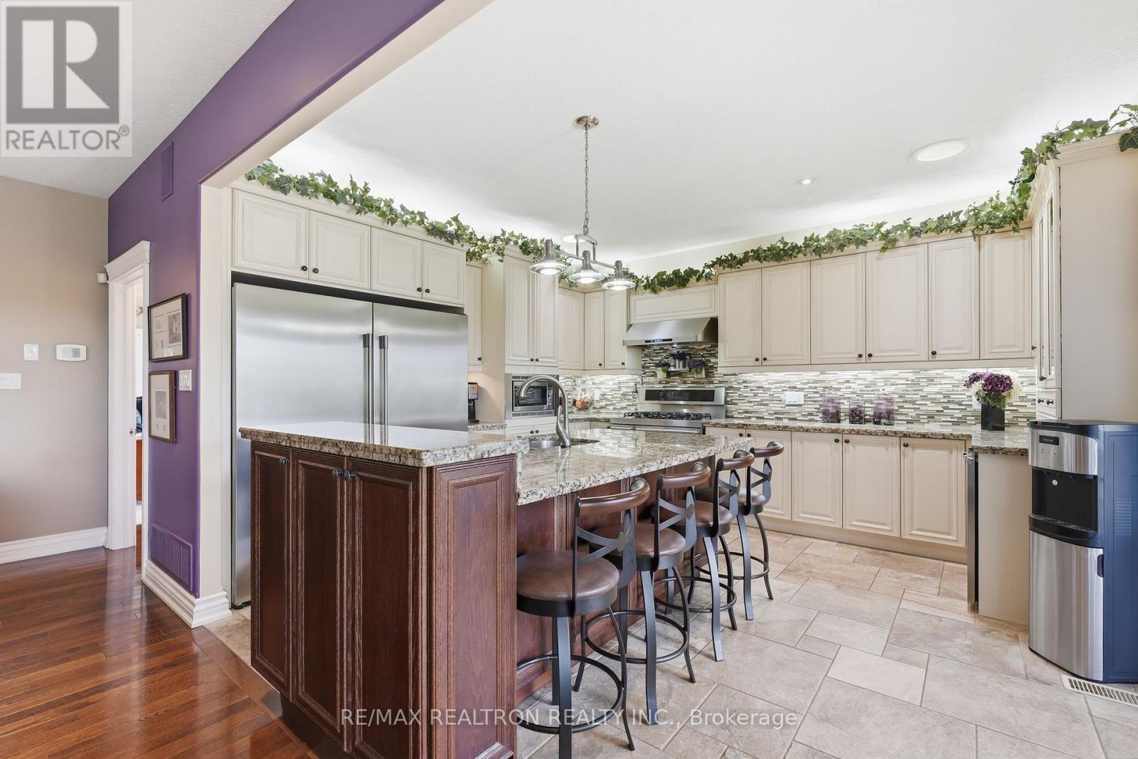 17 Brolley Crescent, Essa, Ontario  L0L 2N2 - Photo 13 - N13592152