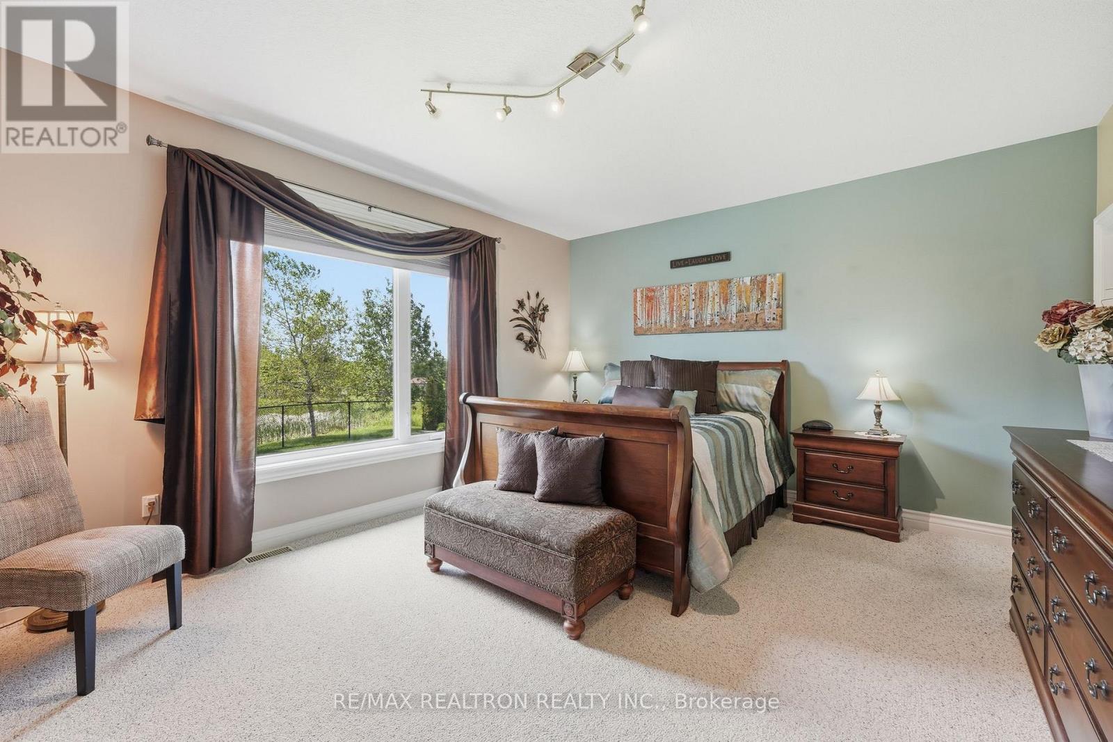 17 Brolley Crescent, Essa, Ontario  L0L 2N2 - Photo 19 - N13592152