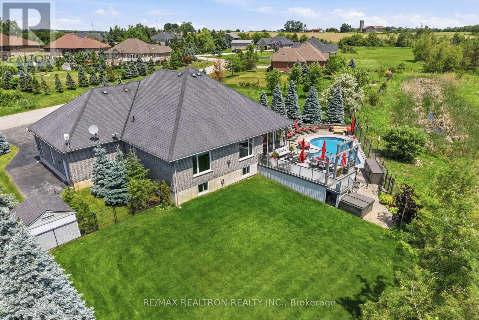 17 Brolley Crescent, Essa, Ontario  L0L 2N2 - Photo 5 - N13592152