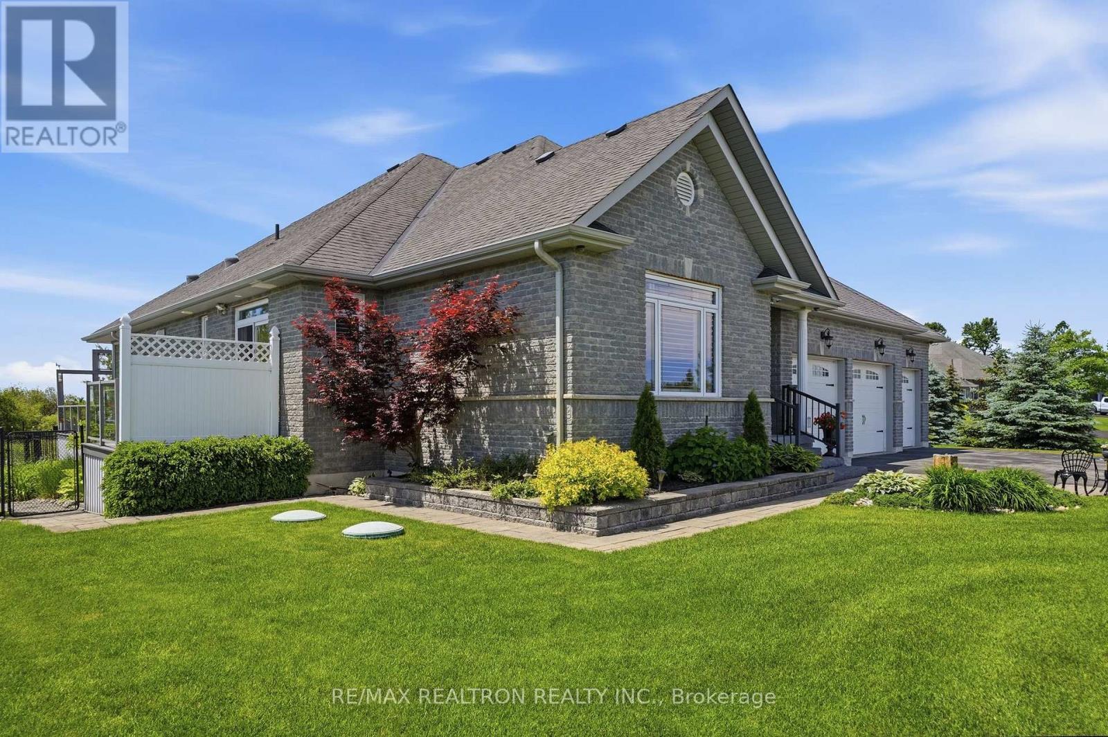 17 Brolley Crescent, Essa, Ontario  L0L 2N2 - Photo 6 - N13592152