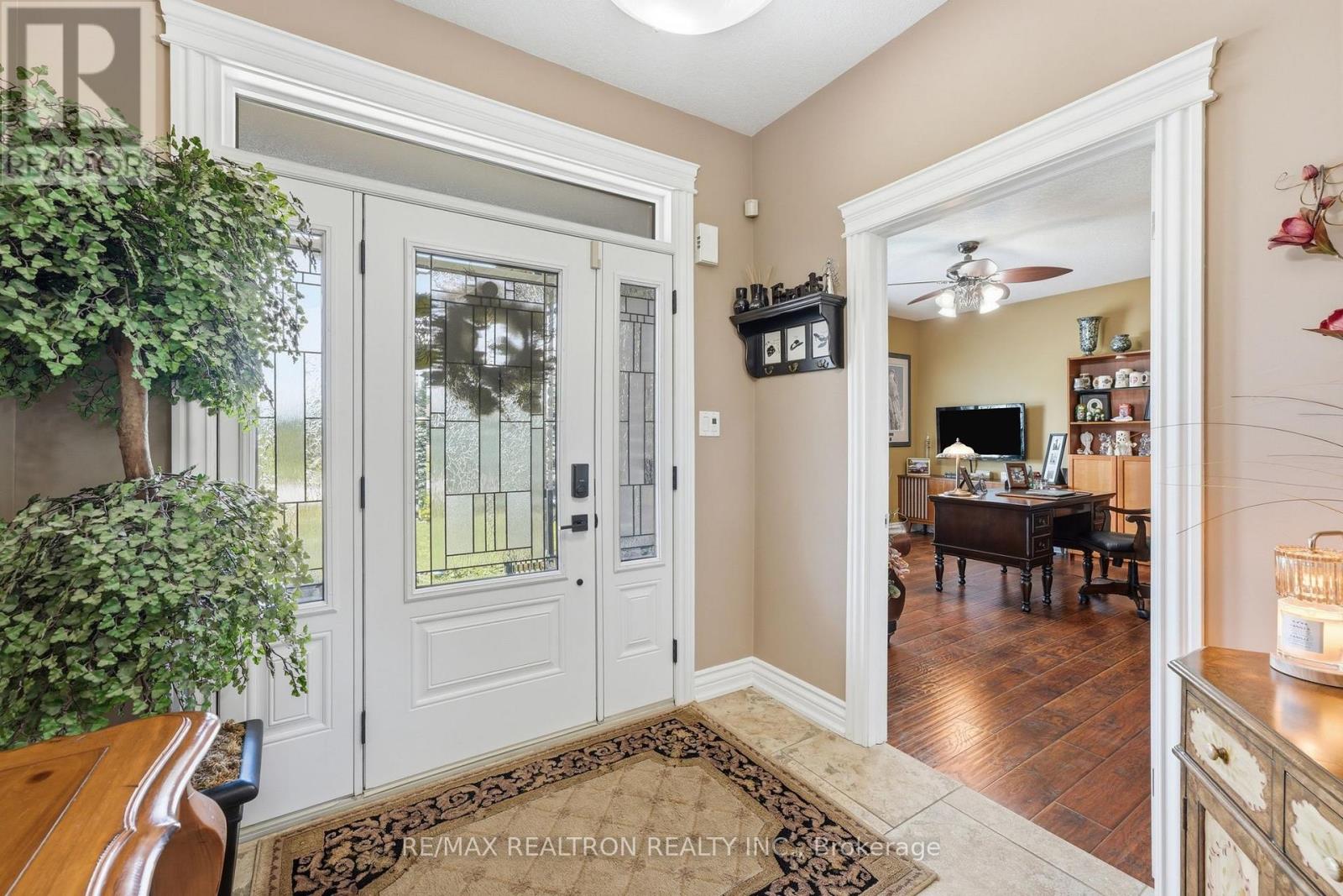 17 Brolley Crescent, Essa, Ontario  L0L 2N2 - Photo 7 - N13592152