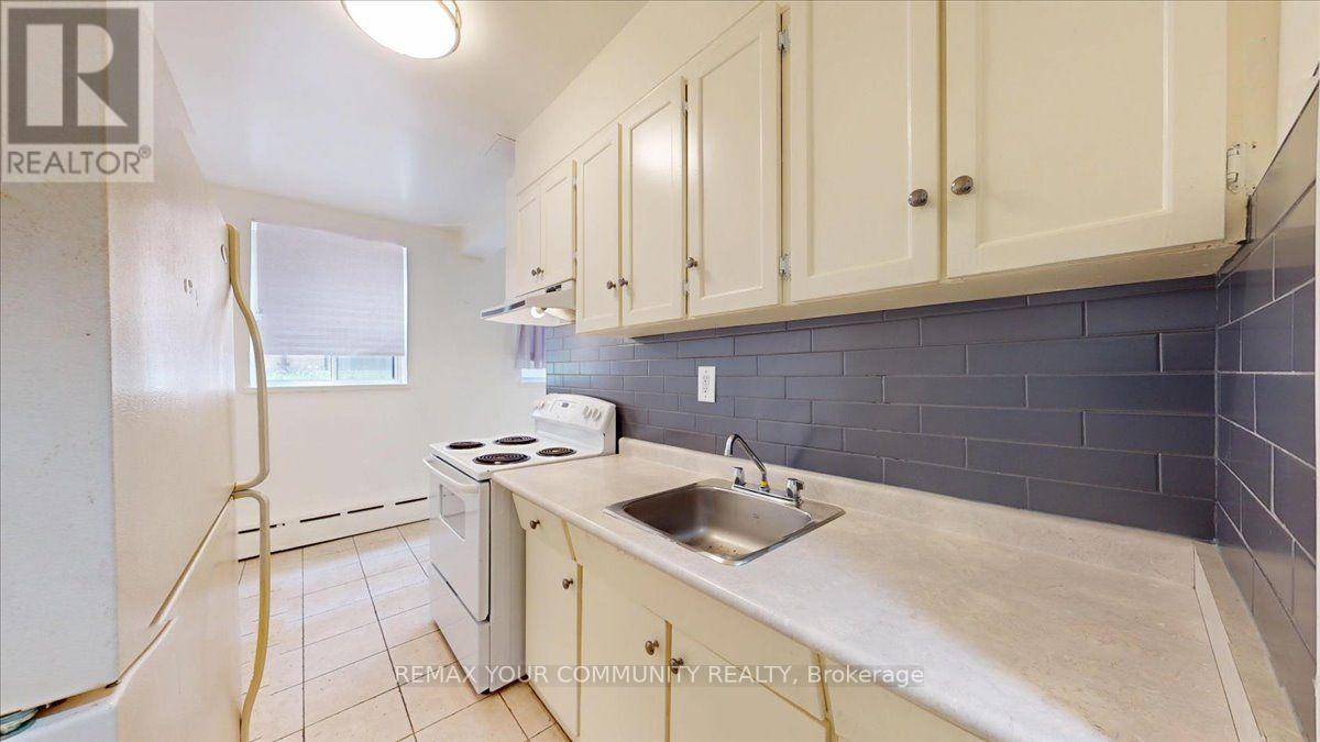 1a - 2645 Keele Street, Toronto, Ontario  M6L 2P2 - Photo 4 - W13506504