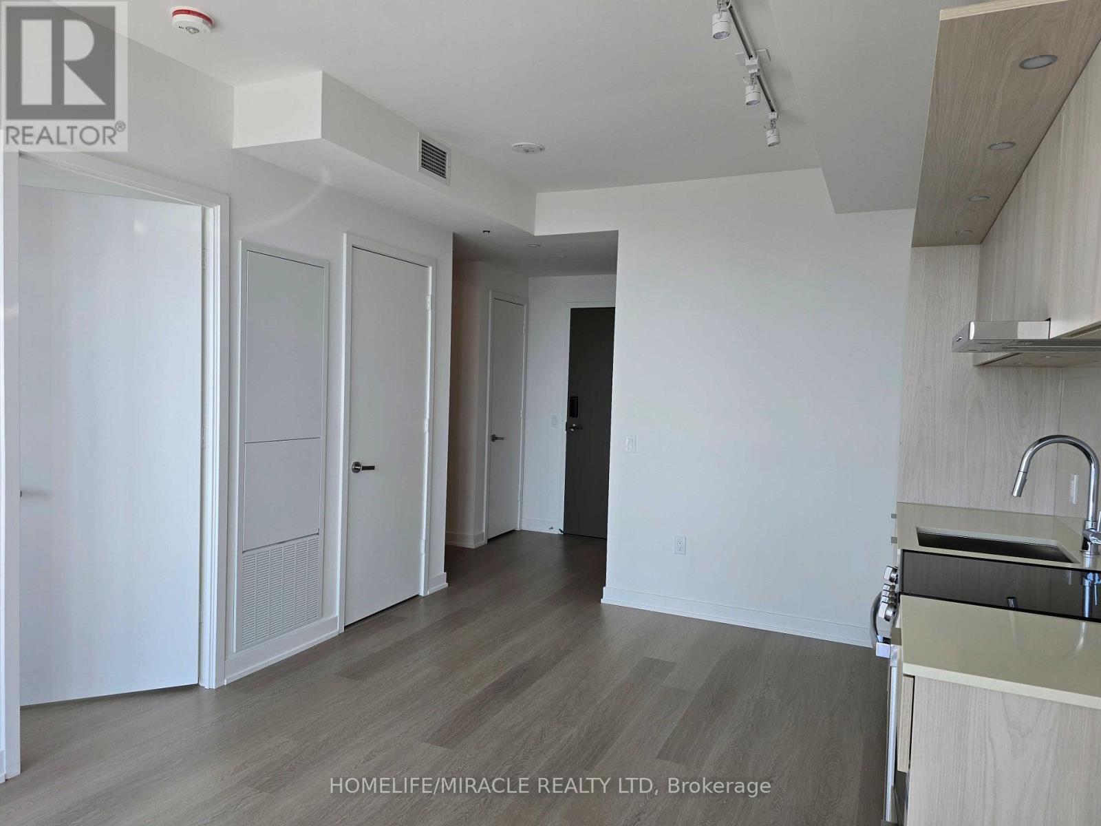 6009 - 448 Burnhamthorpe Road W, Mississauga, Ontario  L5B 0R6 - Photo 4 - W13592032