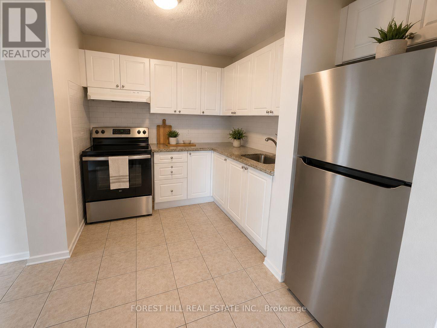 1004 - 2590 Arygle Road, Mississauga, Ontario  L5B 1V3 - Photo 4 - W13592210