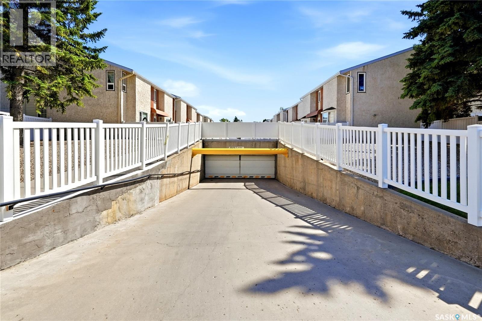 4005 Gordon Road, Regina, Saskatchewan  S4S 6G6 - Photo 31 - SK043243