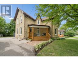 33 ADELAIDE STREET N, Kawartha Lakes, Ontario