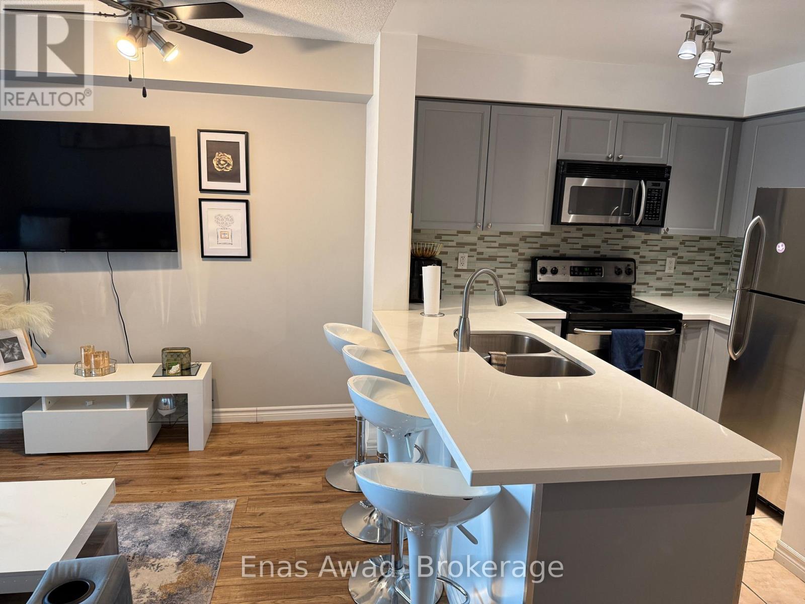 1406 - 7 Michael Power Place, Toronto, Ontario  M9A 0A4 - Photo 8 - W13592468
