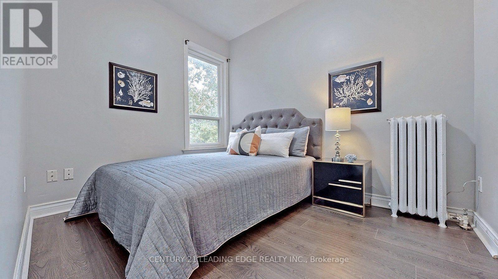 Upper Level - 233 Borden Street, Toronto, Ontario  M5S 2N5 - Photo 10 - C13592548