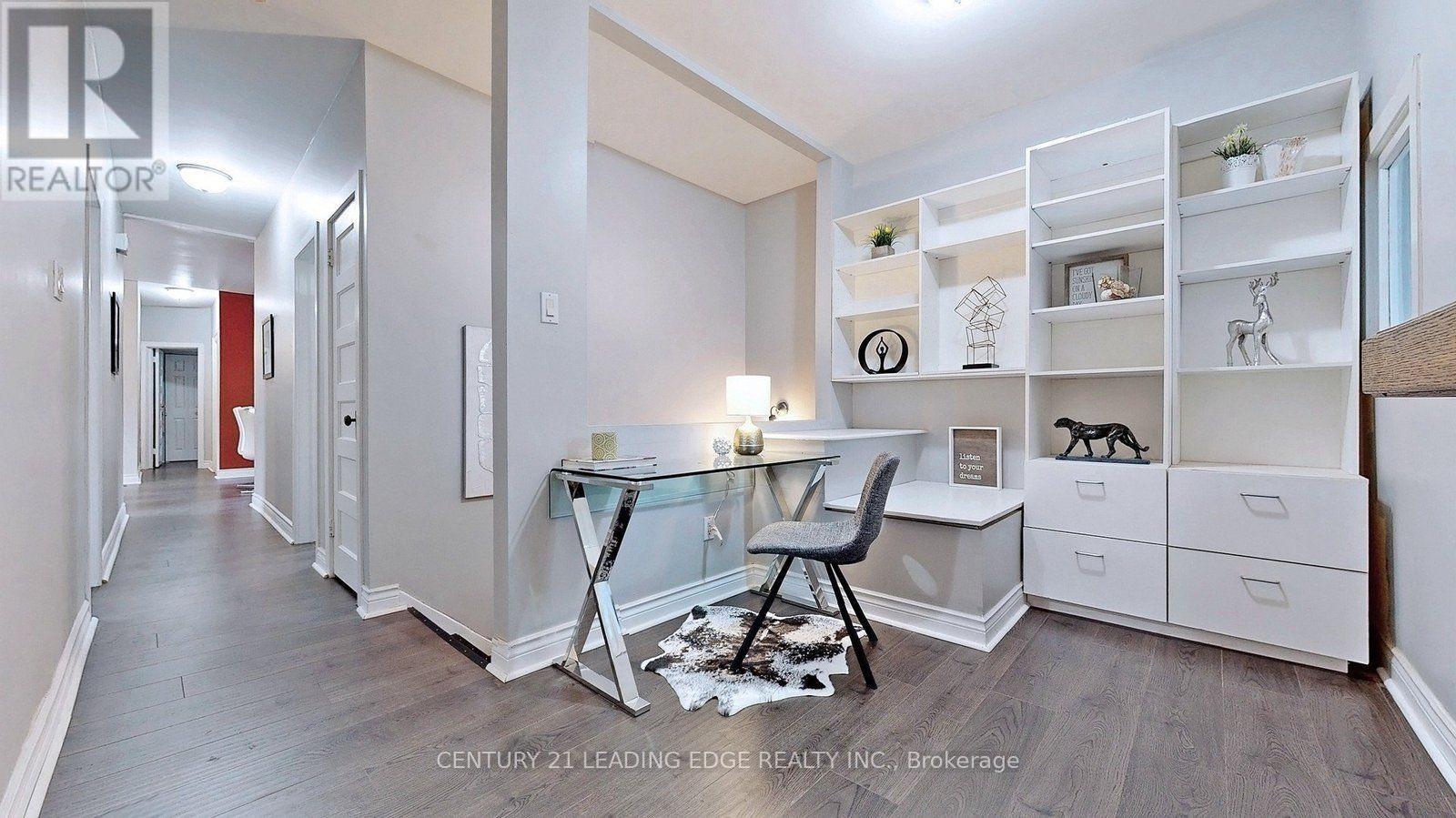 Upper Level - 233 Borden Street, Toronto, Ontario  M5S 2N5 - Photo 5 - C13592548