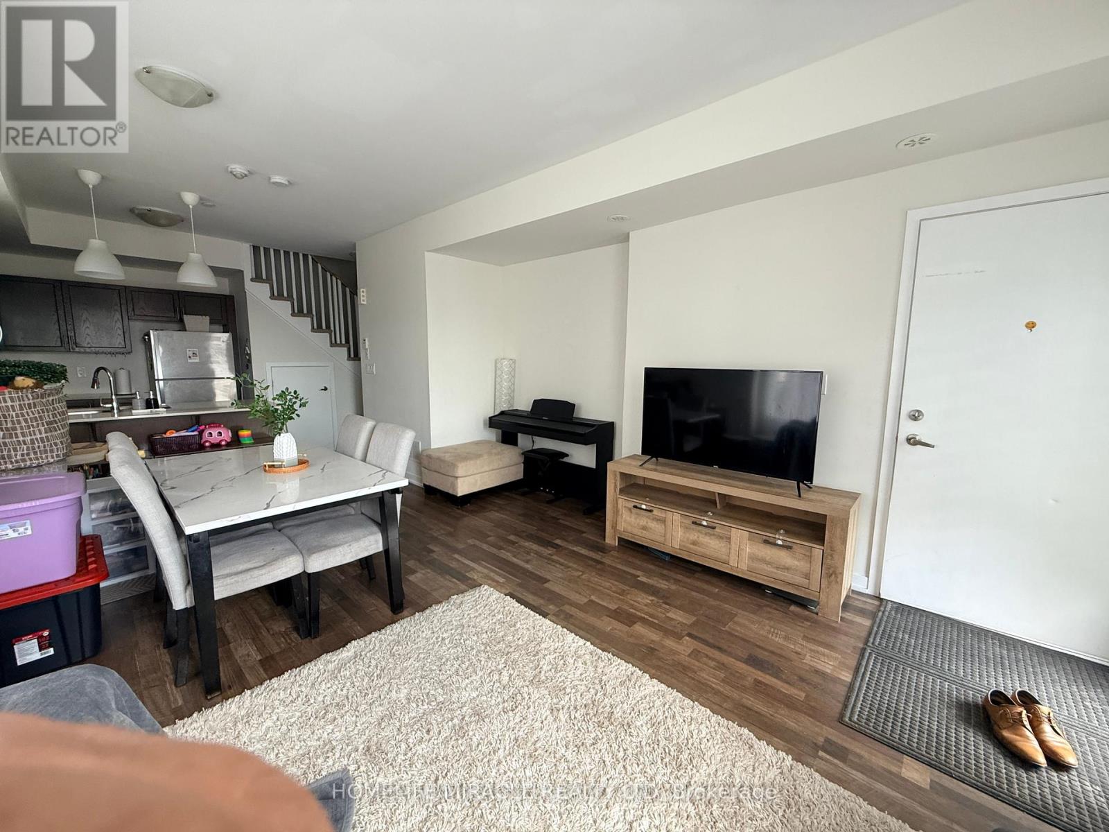 323 - 1460 Whites Road, Pickering, Ontario  L1V 1R4 - Photo 2 - E13592416