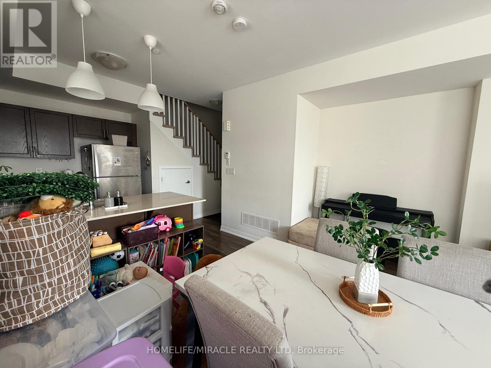 323 - 1460 Whites Road, Pickering, Ontario  L1V 1R4 - Photo 5 - E13592416