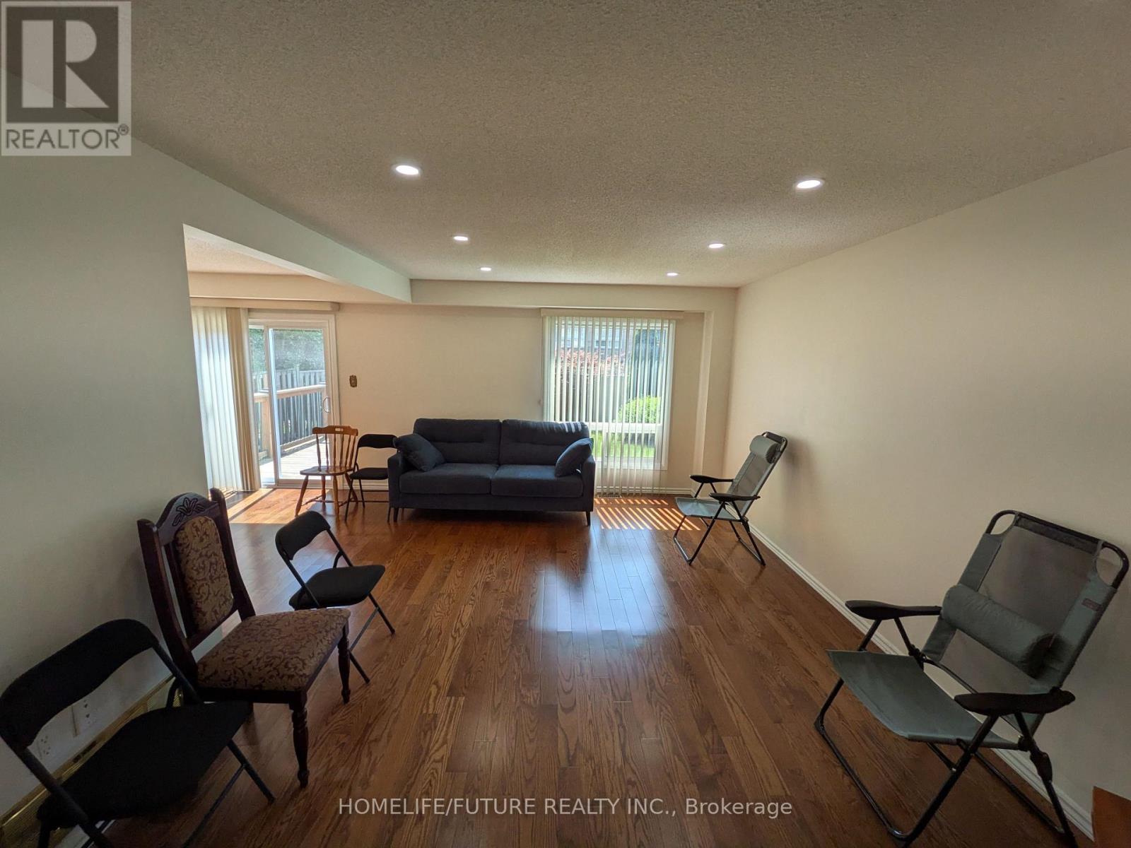 40 Longstaff Drive, Ajax, Ontario  L1S 5H9 - Photo 4 - E13592518