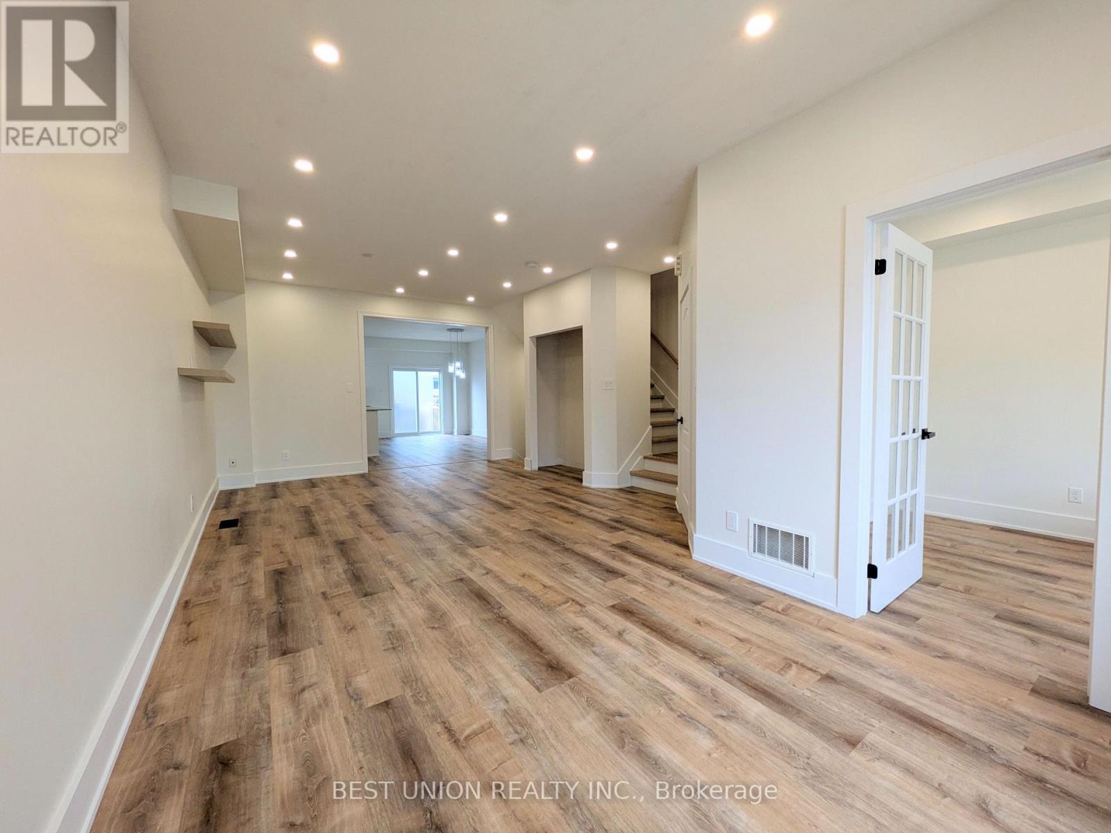 1596 BRANDY COURT, Pickering, Ontario
