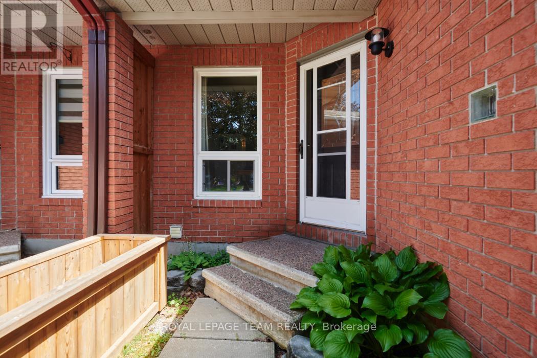 1443 Caravel Crescent, Ottawa, Ontario  K1E 3P5 - Photo 2 - X13592452