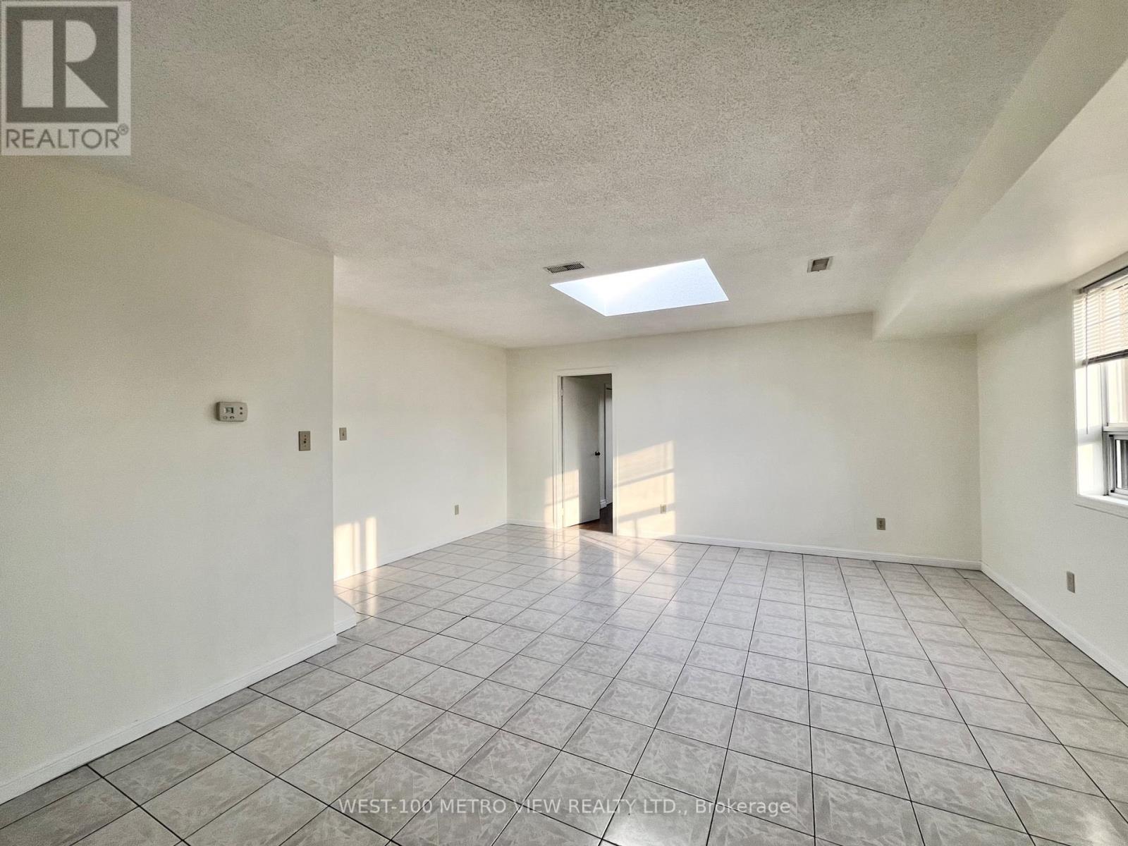 3a - 1686 St Clair Avenue W, Toronto, Ontario  M6G 1C6 - Photo 2 - W13592462