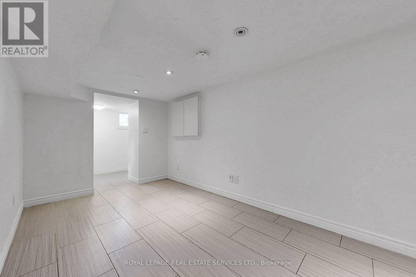 Lower - 119 Essex Street, Toronto, Ontario  M6G 1T4 - Photo 3 - W13592506
