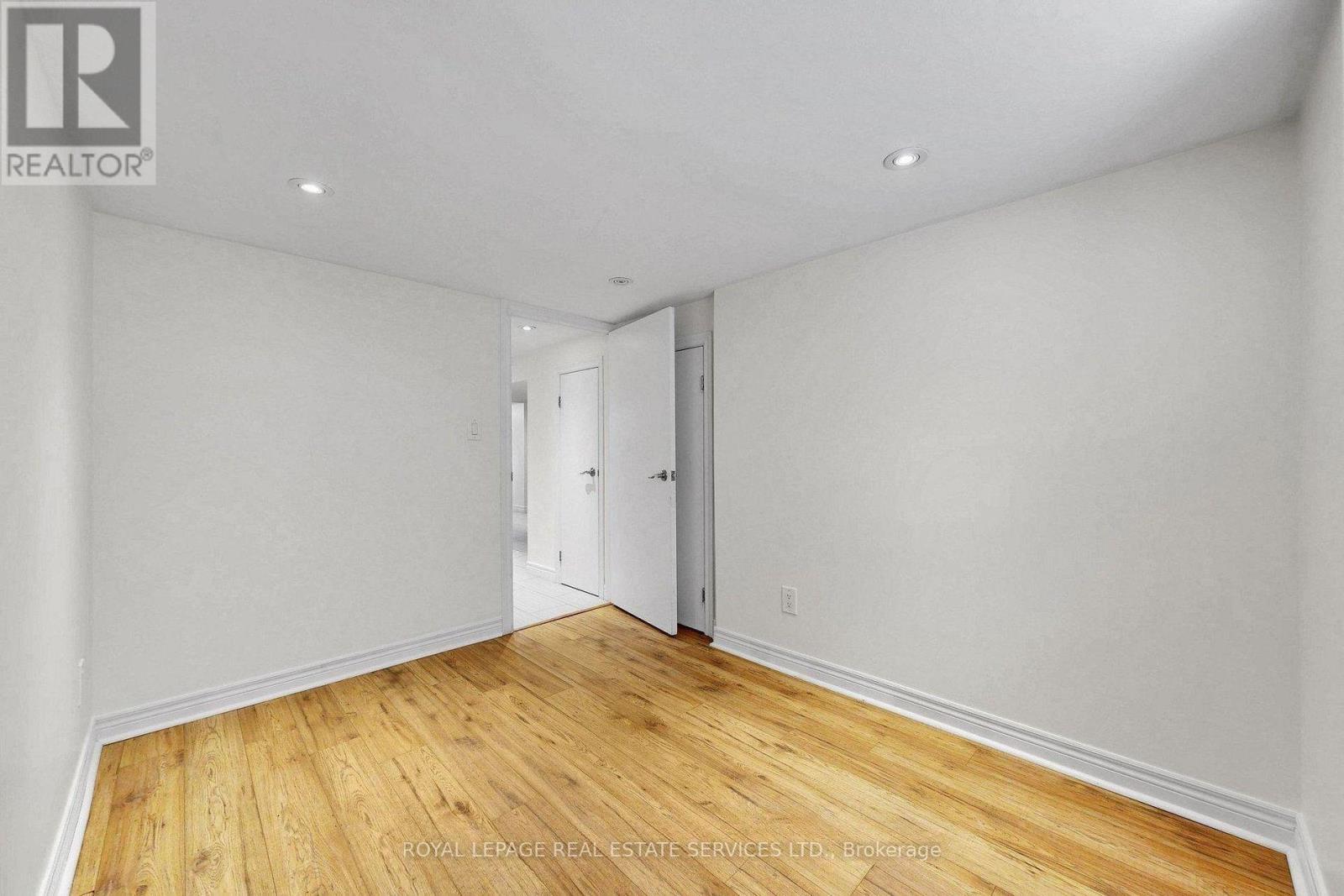 Lower - 119 Essex Street, Toronto, Ontario  M6G 1T4 - Photo 8 - W13592506
