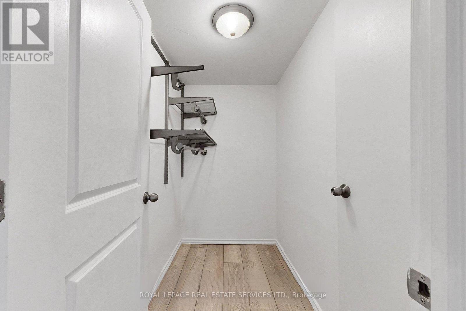 Main - 119 Essex Street, Toronto, Ontario  M6G 1T4 - Photo 12 - W13592526
