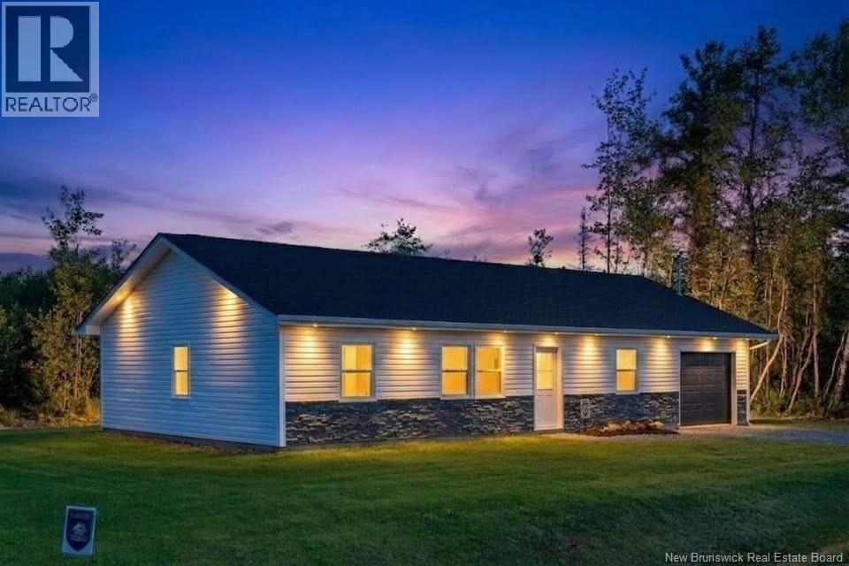 24 Fawcett Avenue, Petitcodiac, New Brunswick  E4Z 4H4 - Photo 2 - NB143865