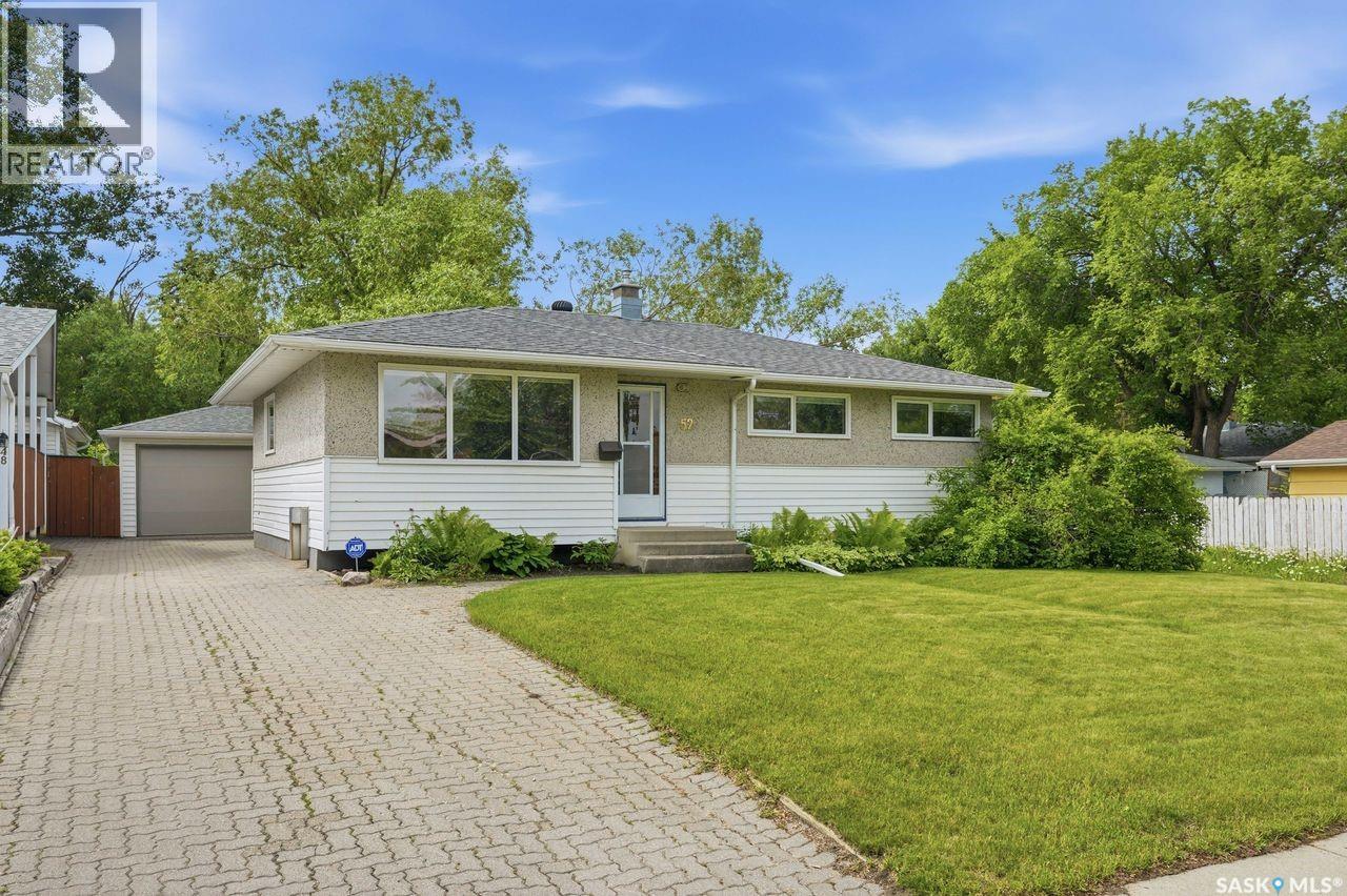 52 Tucker Crescent, Saskatoon, Saskatchewan  S7H 3H5 - Photo 2 - SK043327