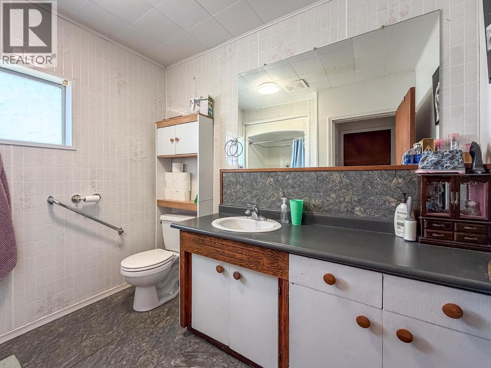 87 Little Van Horne Street S, Cranbrook, British Columbia V1C 1Z7 - Photo 8 - 10395343