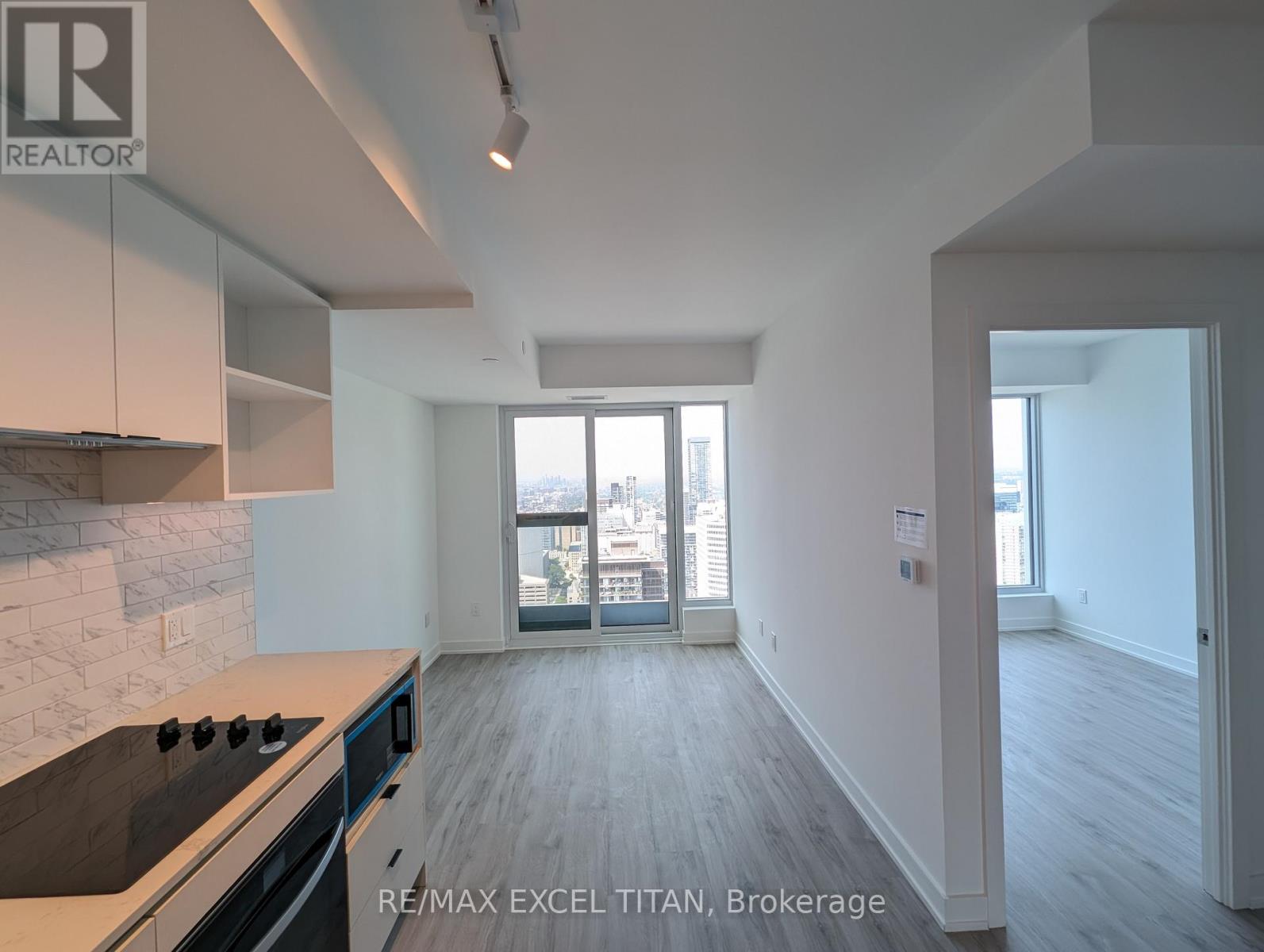 5616 - 252 Church Street, Toronto, Ontario  M5B 0E6 - Photo 2 - C13592706