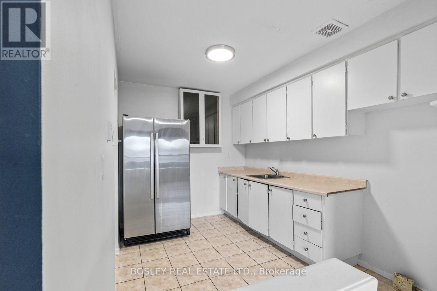 3524 Bathurst Street, Toronto, Ontario  M6A 2C6 - Photo 35 - C13592760