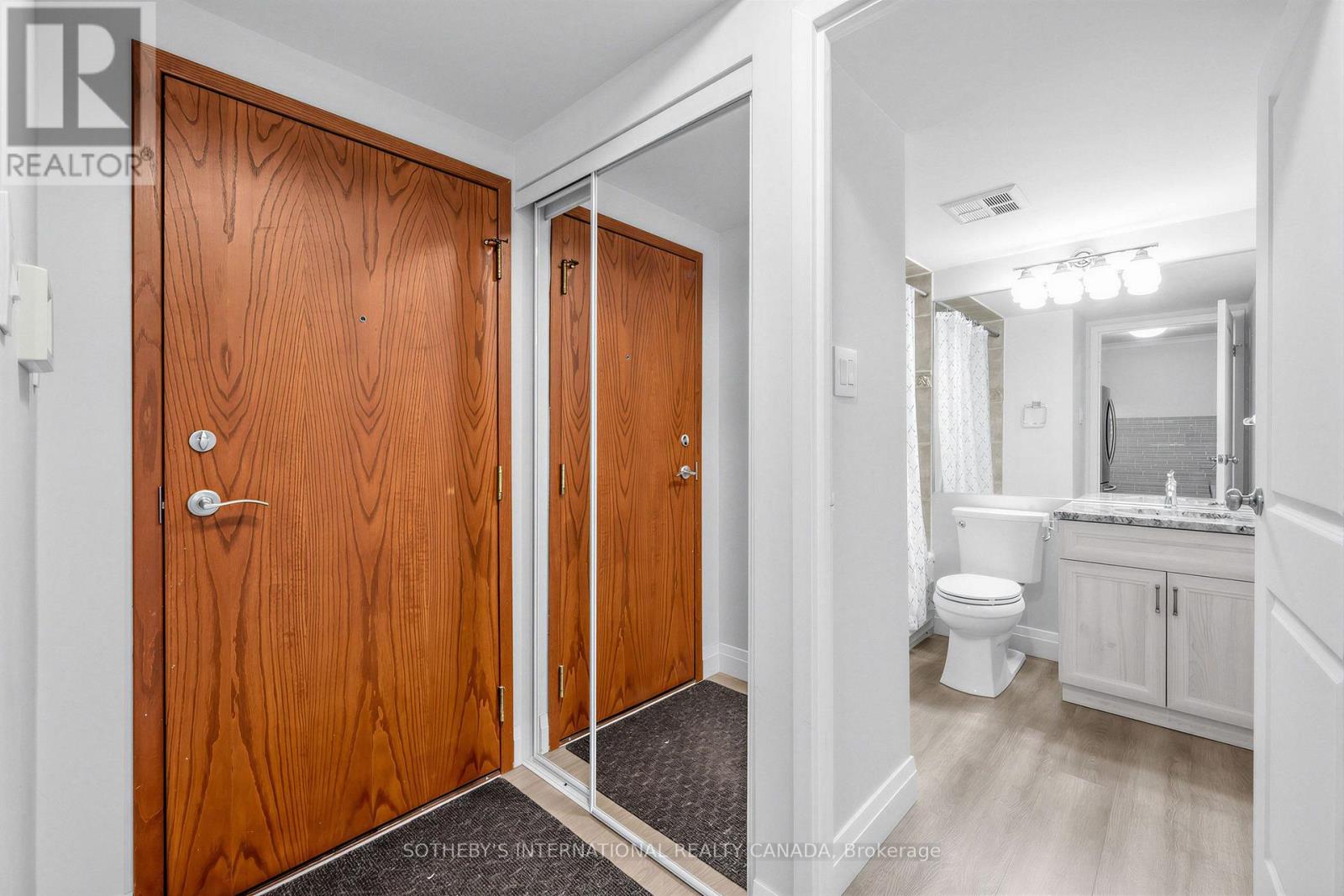 702 - 10 Queens Quay W, Toronto, Ontario  M5J 2R9 - Photo 3 - C13592804