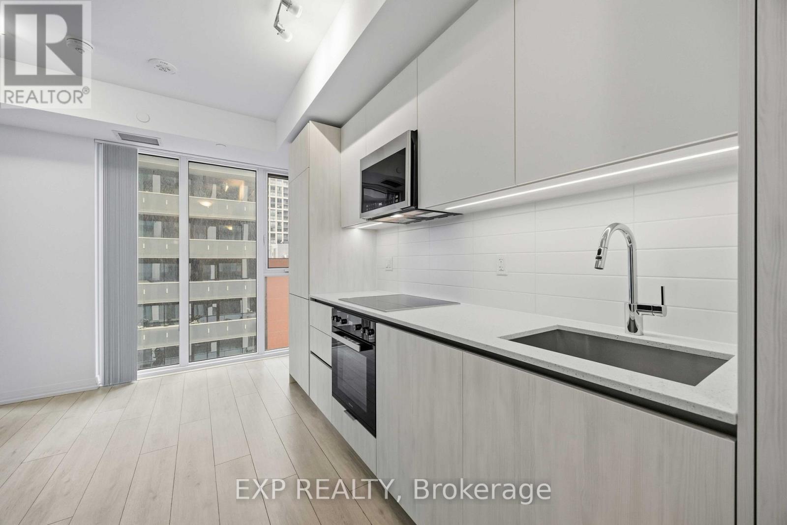 1601 - 400 King Street W, Toronto, Ontario  M5V 0X8 - Photo 13 - C13592882